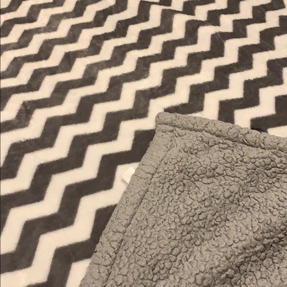 Grey & White Chevron Plush Throw - Picture 5 of 6